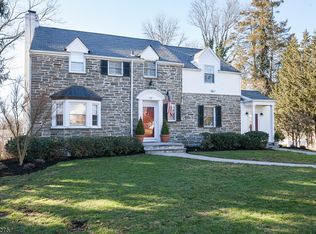 52 Colonial Way, Millburn Twp, NJ 07078