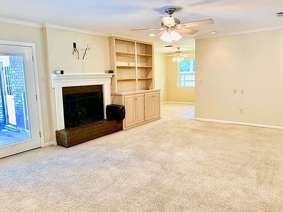 3rd image of 1422 Sleepy Hollow Dr