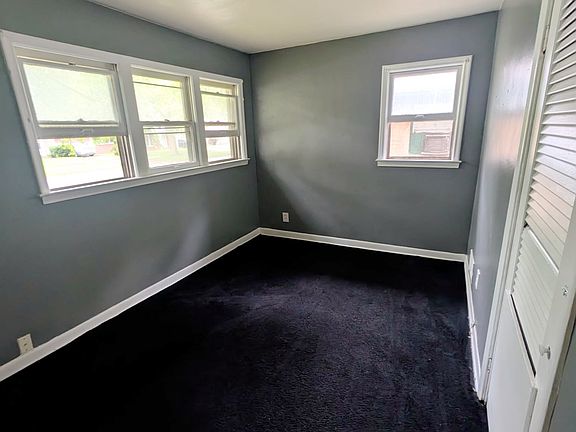 4th image of 3017 Menominee Ave
