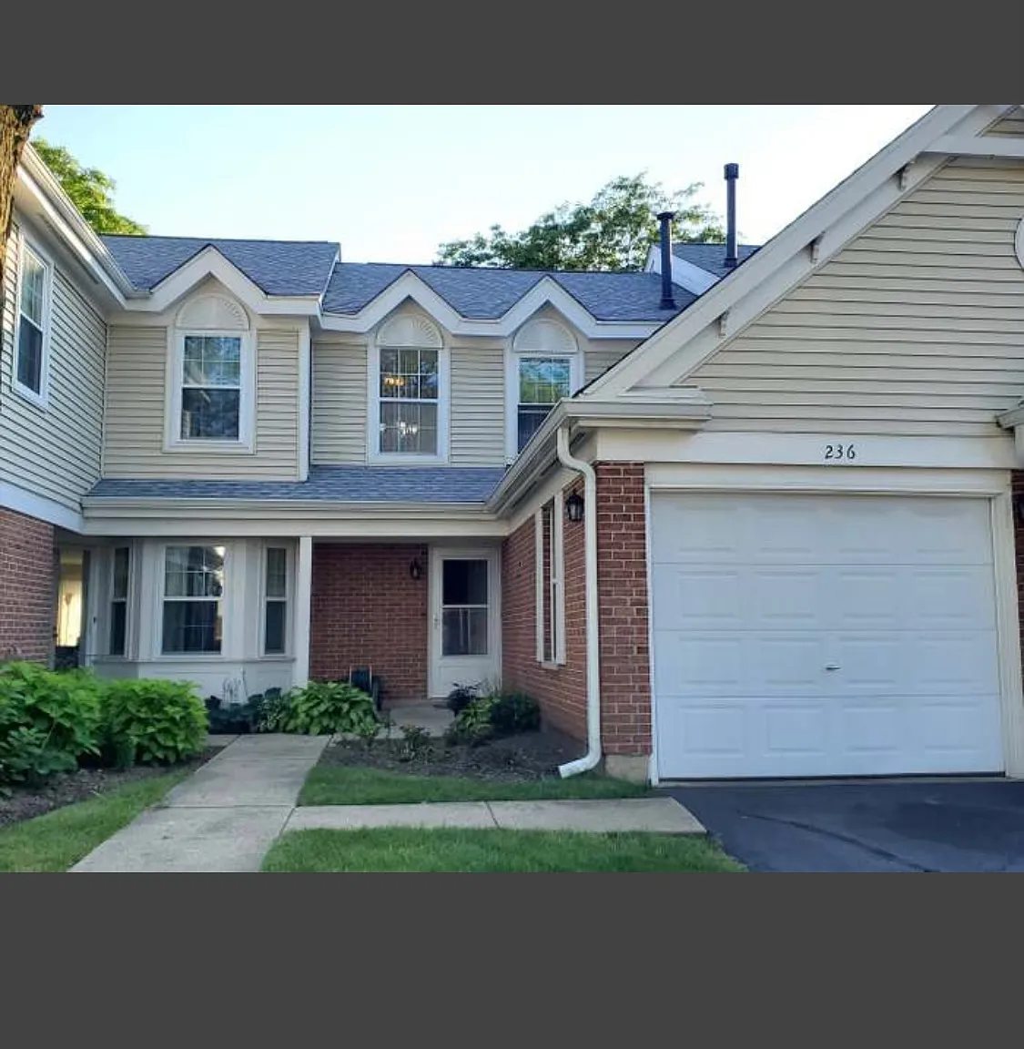 2 bed, 1.5 bath, 1300 sqft, $2,500 — Photo 2