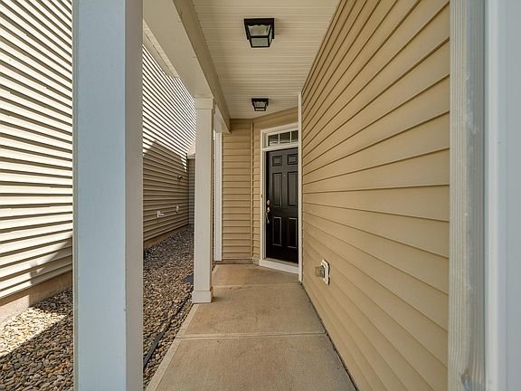 3rd image of 713 Garden Square Ln