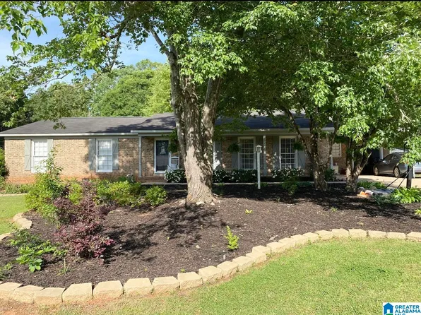 1015 Sedgefield Dr, Sylacauga, AL 35150