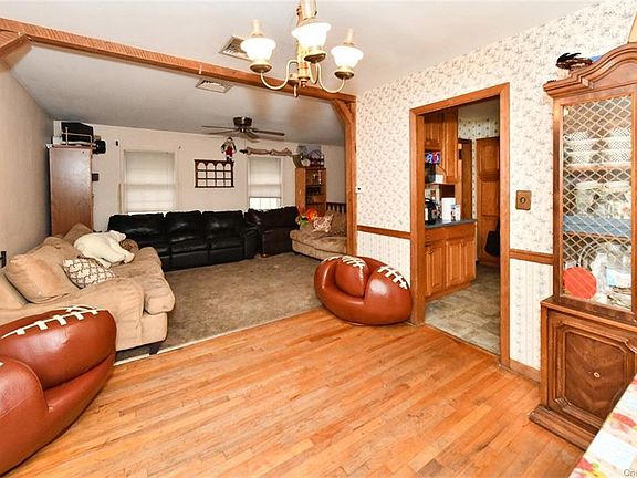 3rd image of 10 Apple Blossom Ct