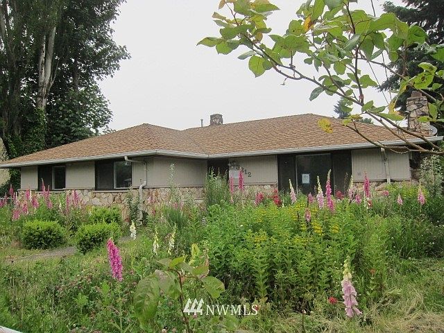 1st image of 3212 S 200th Street