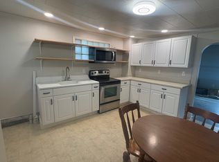 43 Walnut St, Middleport, PA 17953
