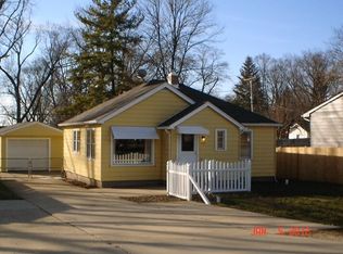 4707 McCullom Lake Rd, McHenry, IL 60050