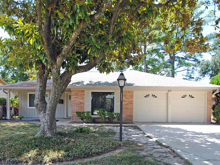 10659 Northbrook Dr — Photo 1