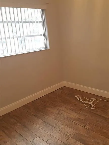 180 NE 12th Ave #17A — Photo 9