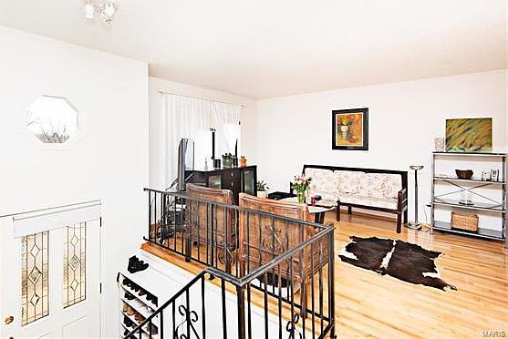 3rd image of 6045 La Chateau Ct