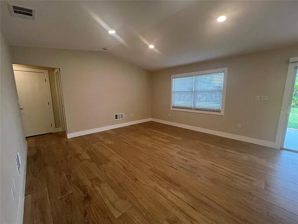 2 bed, 2.0 bath, 1071 sqft, $1,700 — Photo 4
