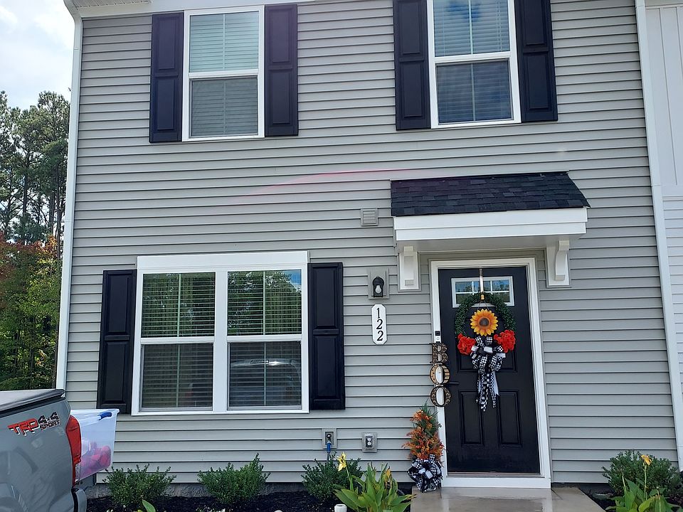 1st image of 122 Packett Ct