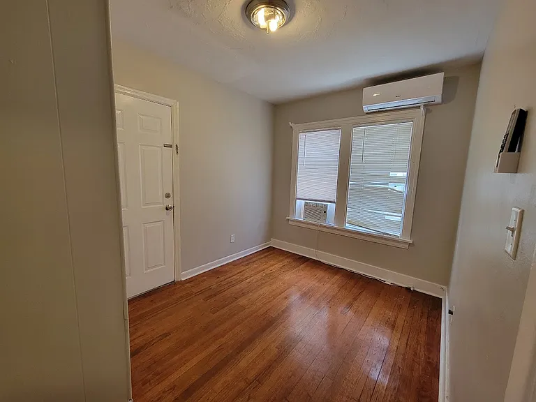 460 13th Ave N #3 — Photo 2