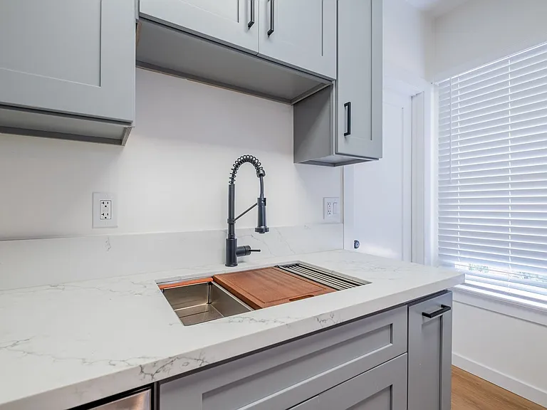 108 Broadway Residences — Photo 11
