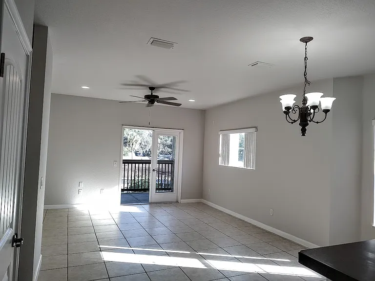 2935 NE 7th St #304 — Photo 15
