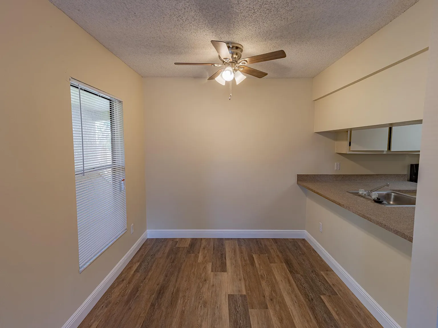 1 bed, 826 sqft, $1,250 — Photo 3
