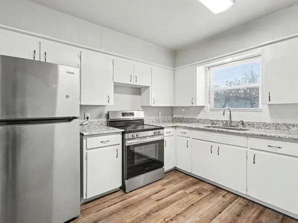 704 W Oak St #3-B, Rogers, AR 72756