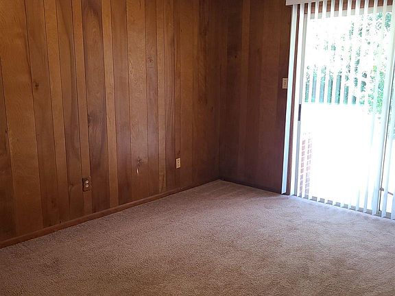 4th image of 670 Carlton Rd
