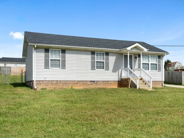 111 Grant Ave, Oak Grove, KY 42262
