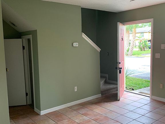 3rd image of 7418 Wynnewood Sq #197