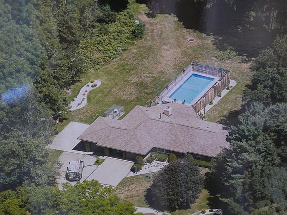 2nd image of 22734 Sunset Dr
