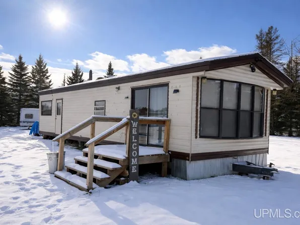 3123 County Road 416 Rd #23, Cornell, MI 49818