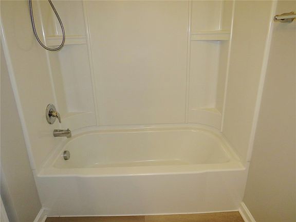 4th image of 1133 Bayberry Dr