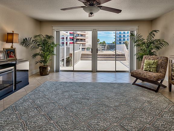 4th image of 415 Gulf Shore Dr Unit 19