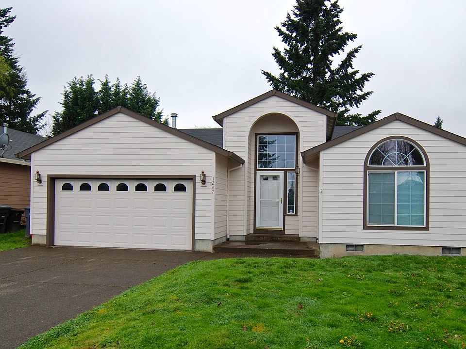 1st image of 1267 NE Lilac Ct