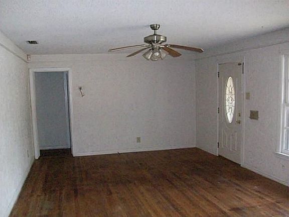 5th image of 2710 S Vernon Ave
