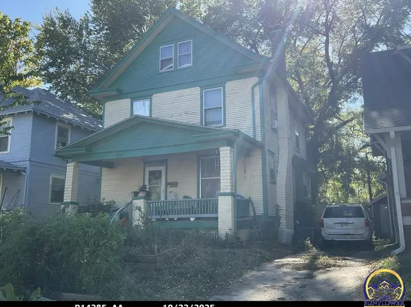 1217 SW 11th St, Topeka, KS 66604