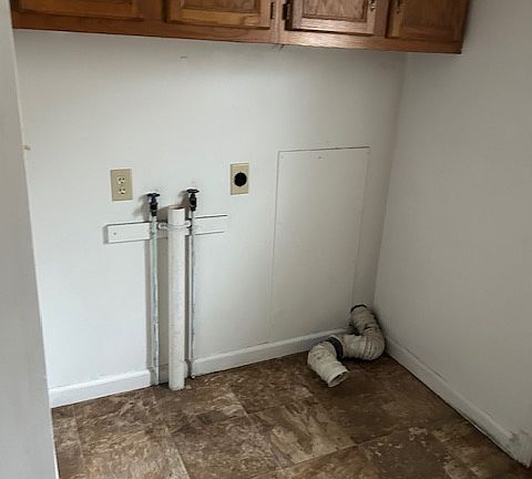 2nd image of 203 E 8th St #203