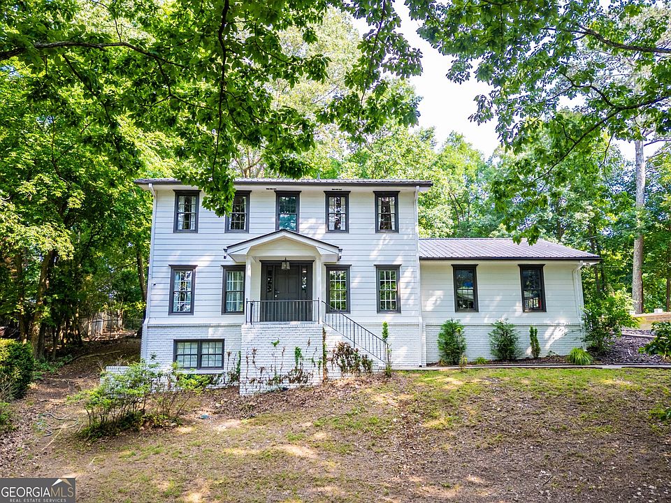 1st image of 813 Lakeshore Dr