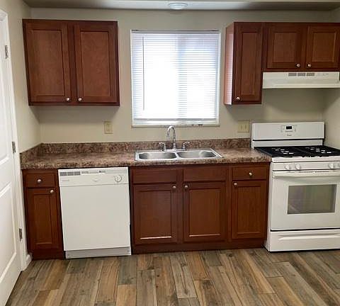 4th image of 2695 Neil Ave #C