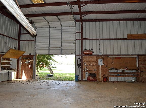 5th image of 2311 Bentwood Dr