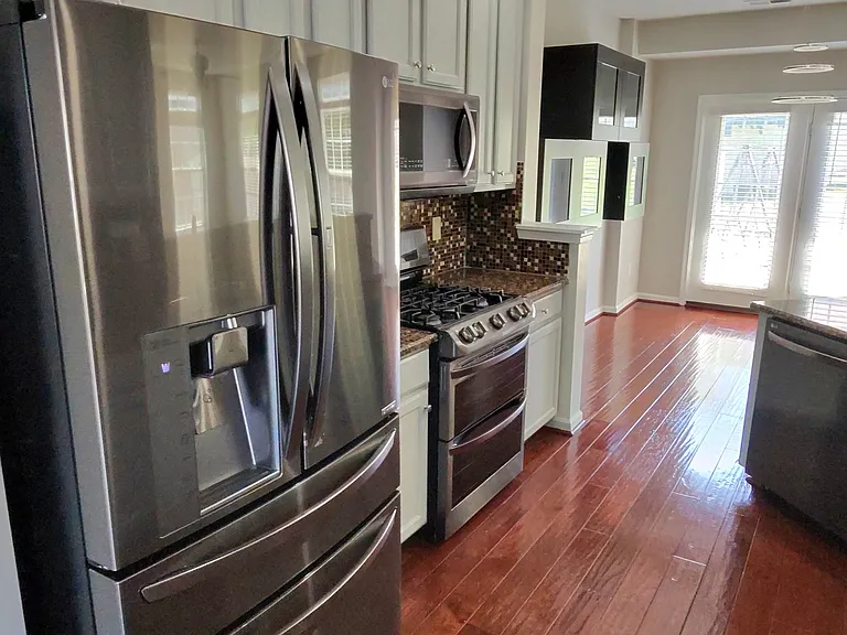 635 School House Ln — Photo 16