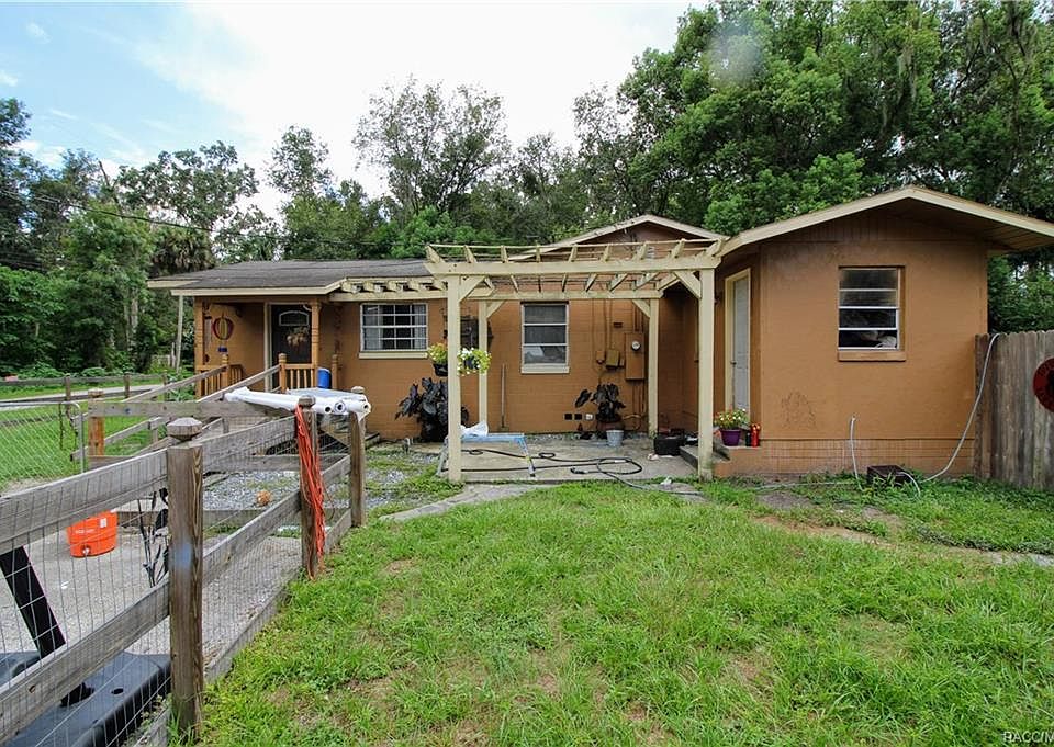 1st image of 8010 SE 1st Ave