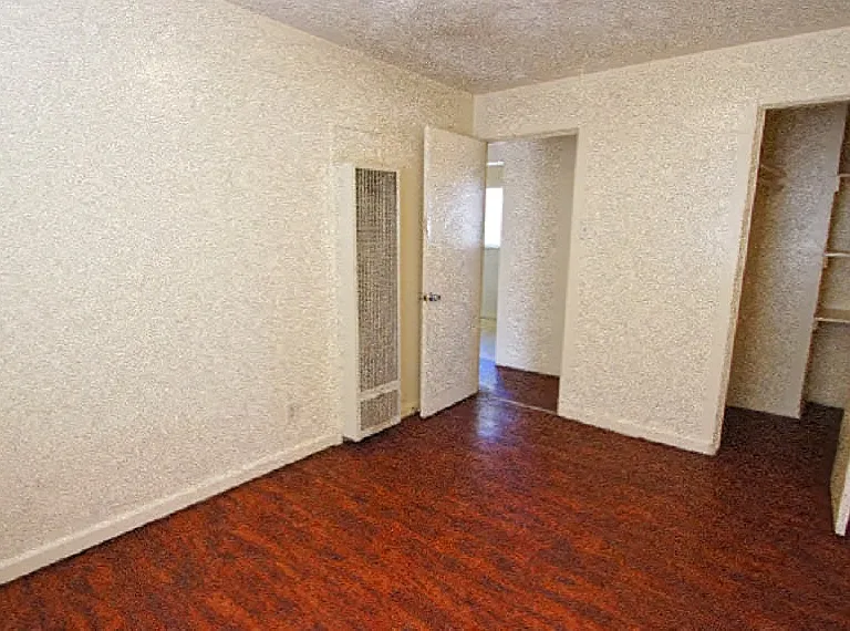 1382-1391 Boston St. — Photo 12