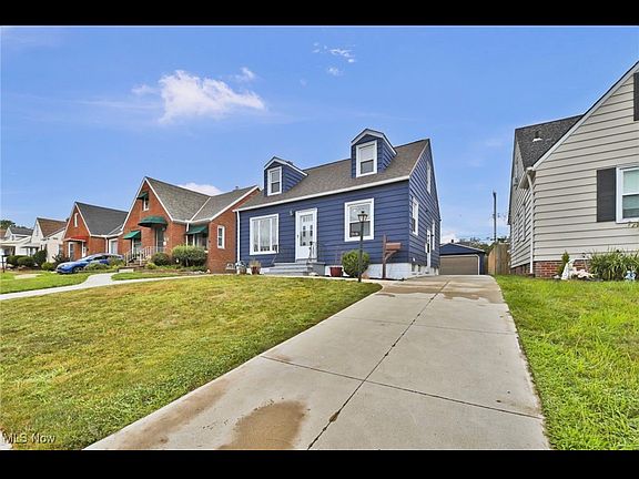 3rd image of 5606 Pelham Dr