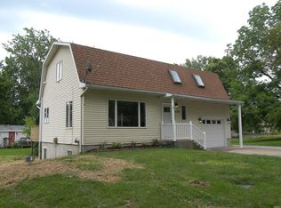 9878 N Skyline Dr, Syracuse, IN 46567