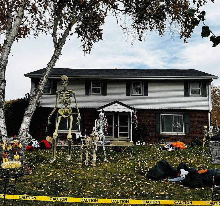 1st image of 810 Oxford DRIVE #812