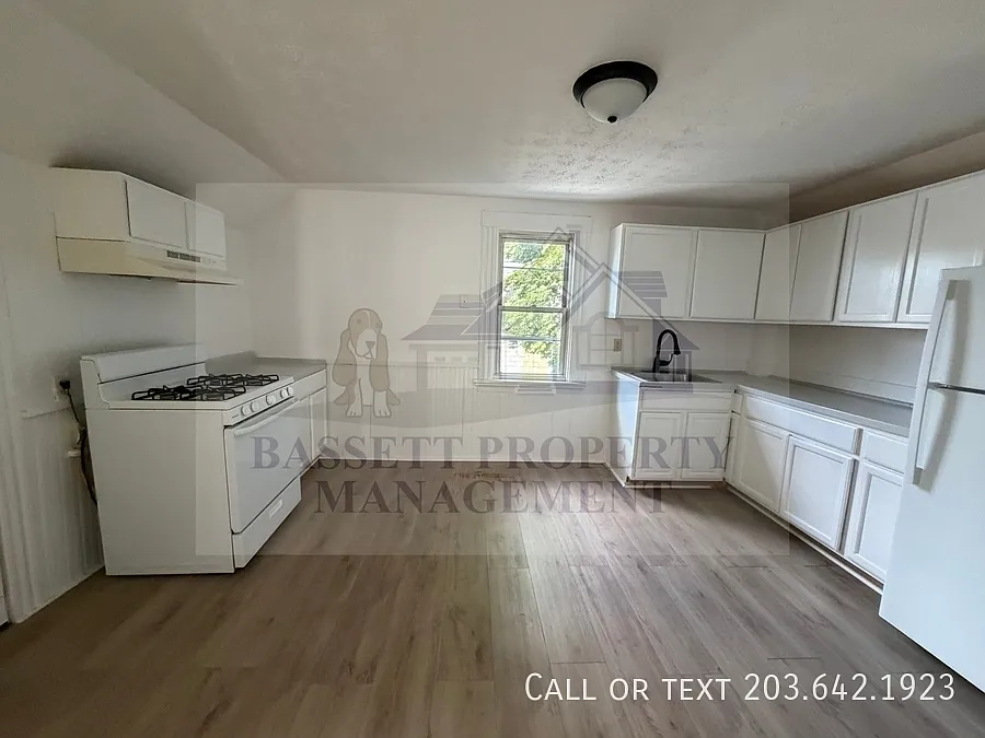 2 bed, 1.0 bath, 708 sqft, $1,499 — Photo 2