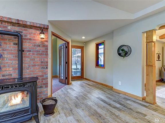 5th image of 16726 14th St NE