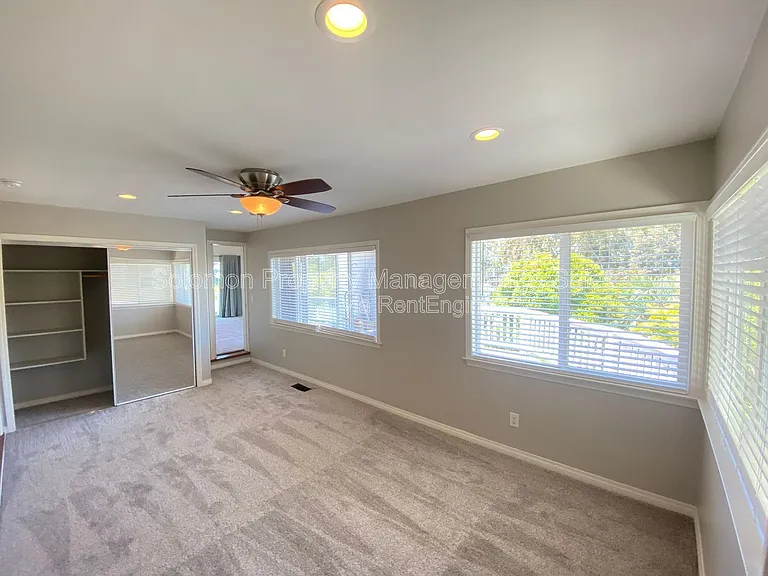 339 Crouch St — Photo 11