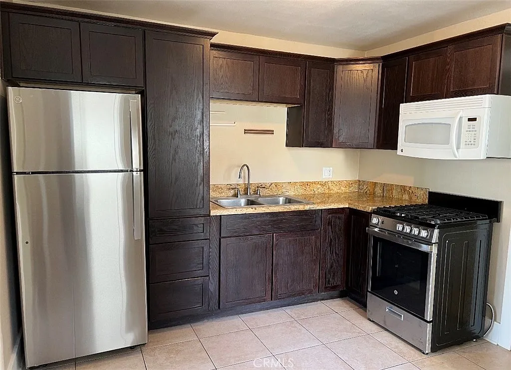 1 bed, 650 sqft, $2,600 — Photo 2