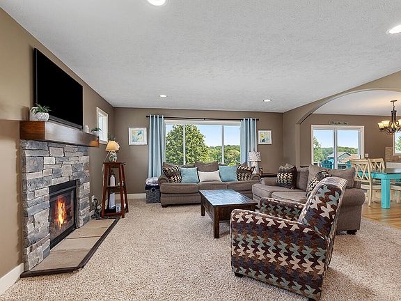3rd image of 4270 Autumn Ridge Dr