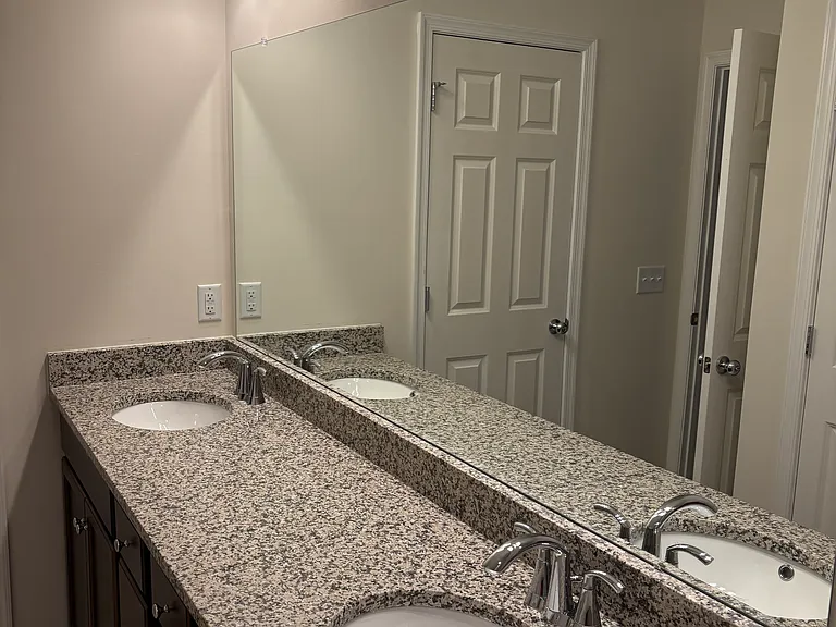 407 Reading Ct — Photo 12