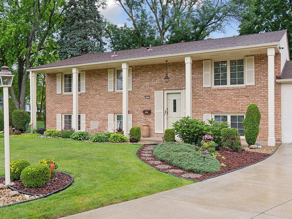 1st image of 3415 Maplewood Dr