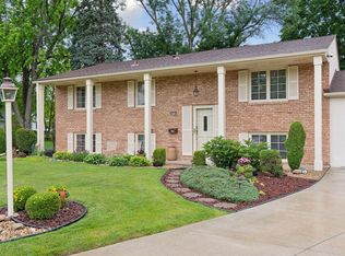 3415 Maplewood Dr, Saint Anthony, MN 55418