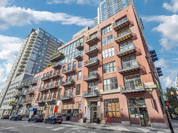 300 W Grand Ave APT 602, Chicago, IL 60654
