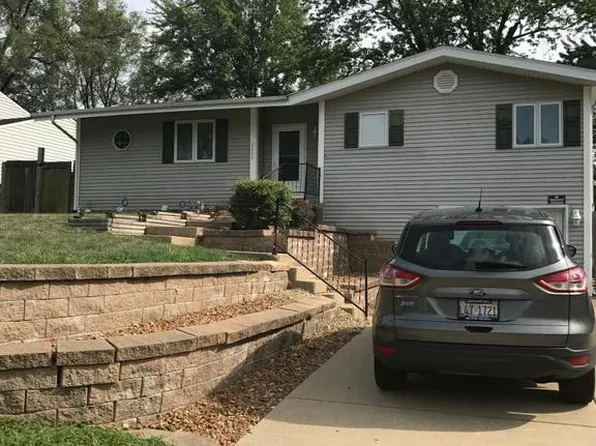 2425 W Florian Ct, Decatur, IL 62526